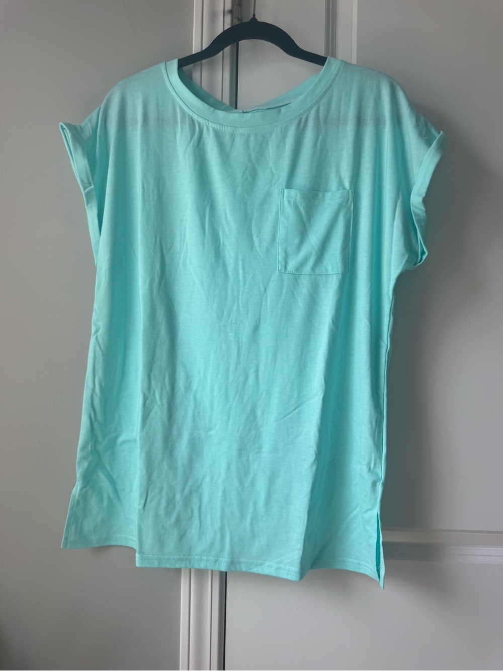 Short sleeve aqua mint blue short sleeve t shirt with pocket size large